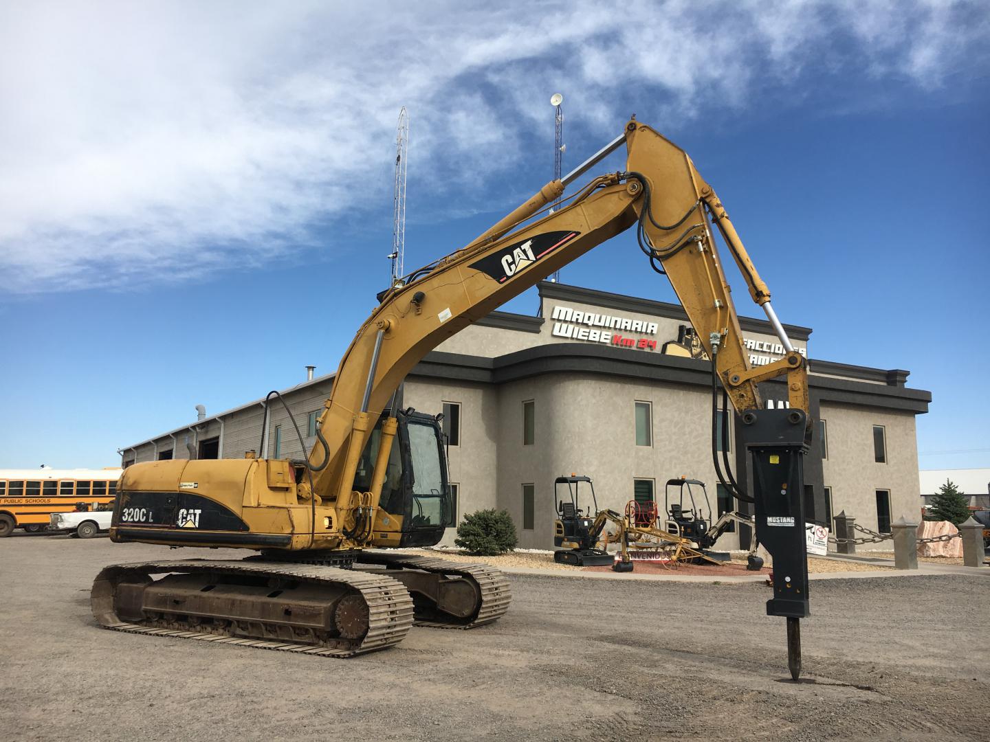 ./imagenes/INVOICE/2019/15381/EXCAVADORA 320C (1).JPG
